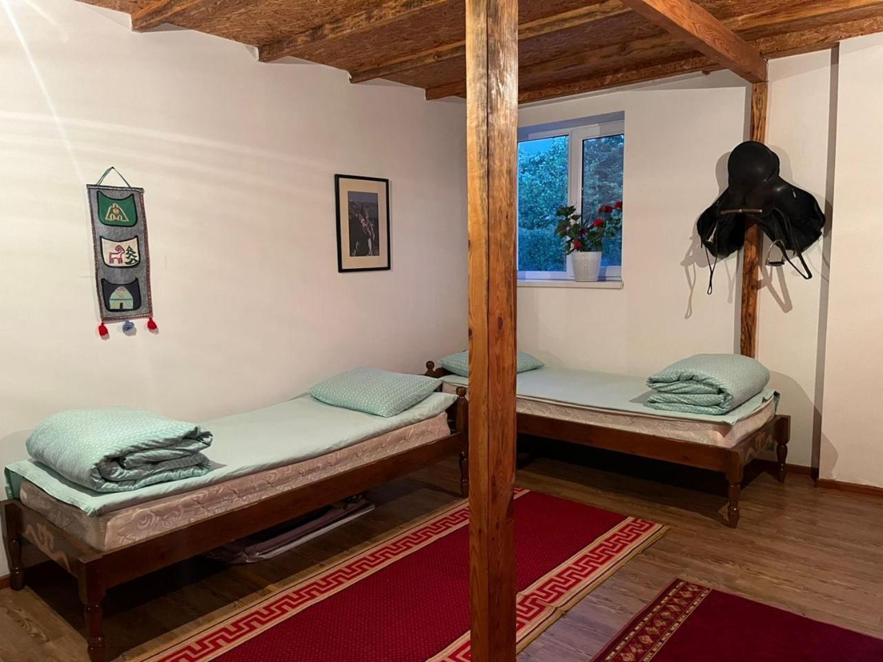 Toktogul Ghesthouse Hotell Eksteriør bilde